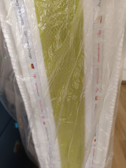 Матраци- чисто нови