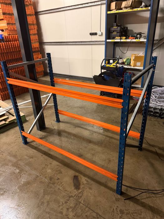 Rafturi metalice depozitare marfa usoara