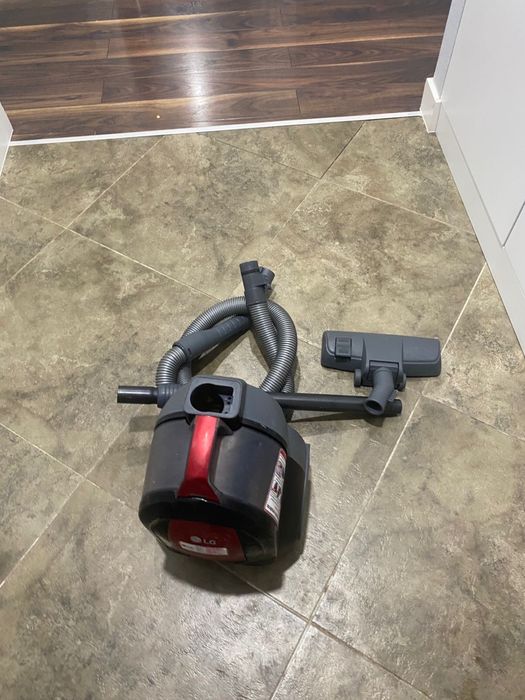 Пылесос LG VC5420NNTS красный