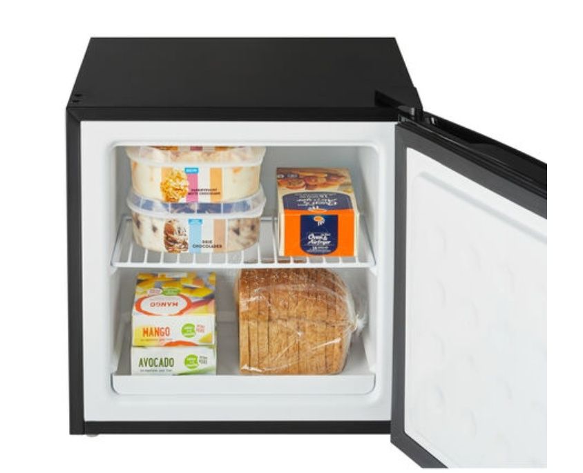 Нов!!! Мини фризер TOMADO- 31 литра  Черен