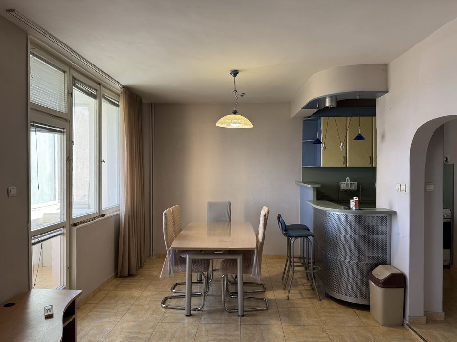 Дава се под наем Тристаен апартамент в Казанлък - 100 кв.м за 306 € - Снимка #2