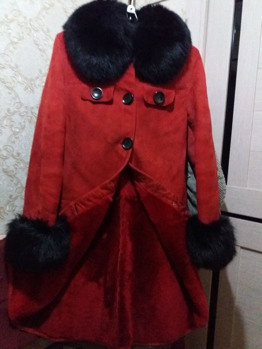 Продаю разные пальто