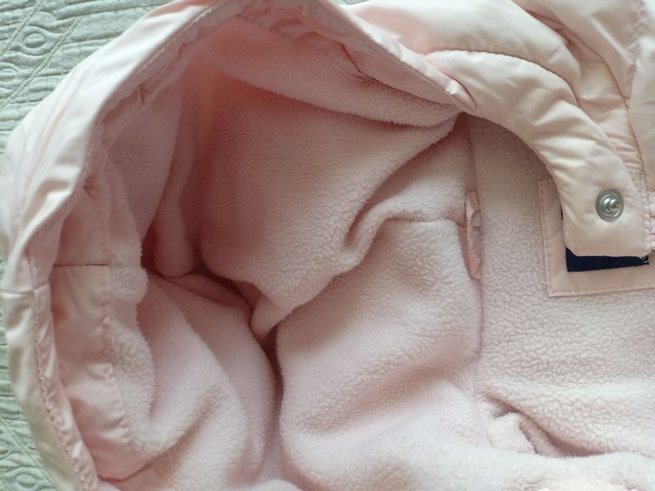 Продам детскую курточку на девочку