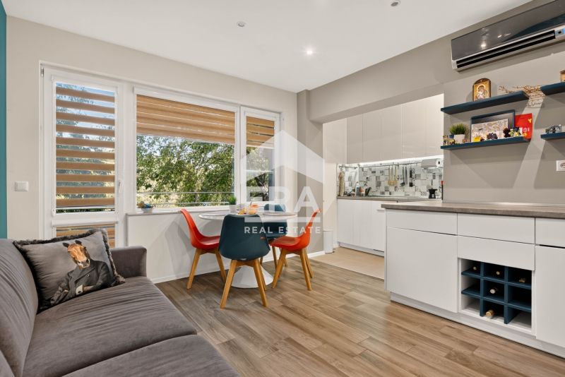 Продава се Двустаен апартамент в Варна, Център - 59 кв.м за 4390 €/кв.м - Снимка #7