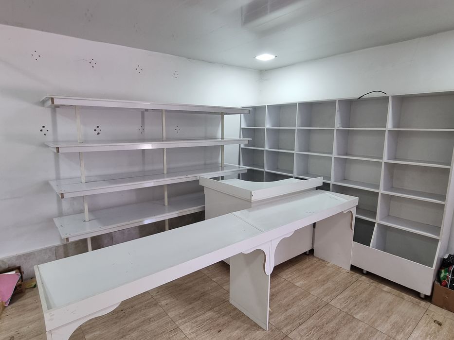 Торговые полки в магазин