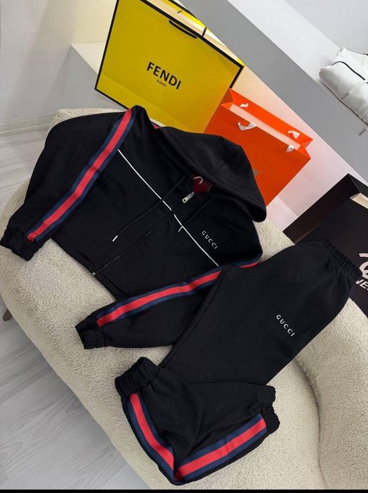 Дамски екипи нови