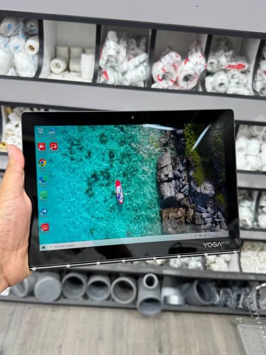 Lenovo Yoga Book sensir Arzon narxga faqat 1tabor 820$  1300$ sotilgan