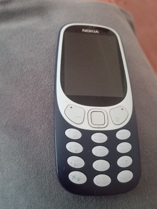 Продам Nokia 33 10