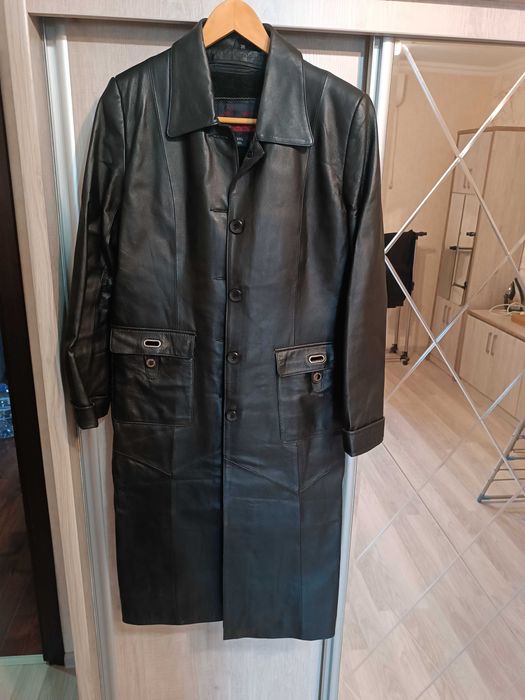 Продам женский  кожаный плащ