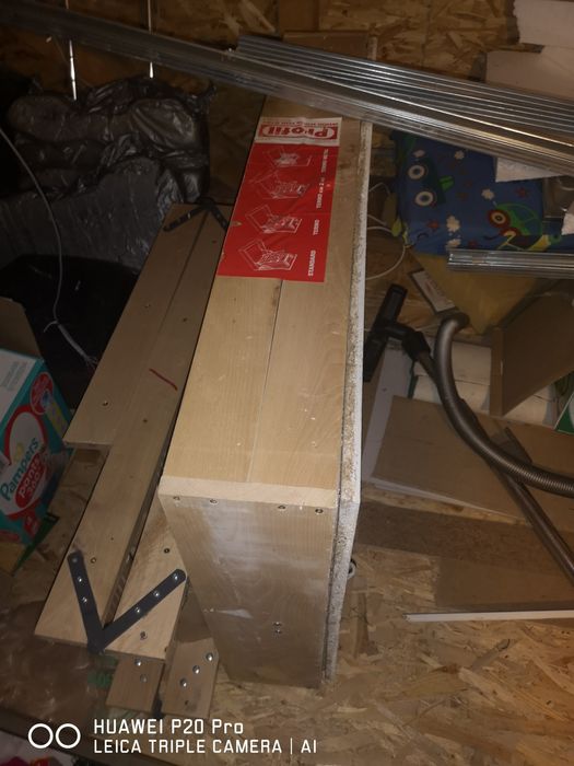 Scară cu  trapă pentru acces pod sau mansarda