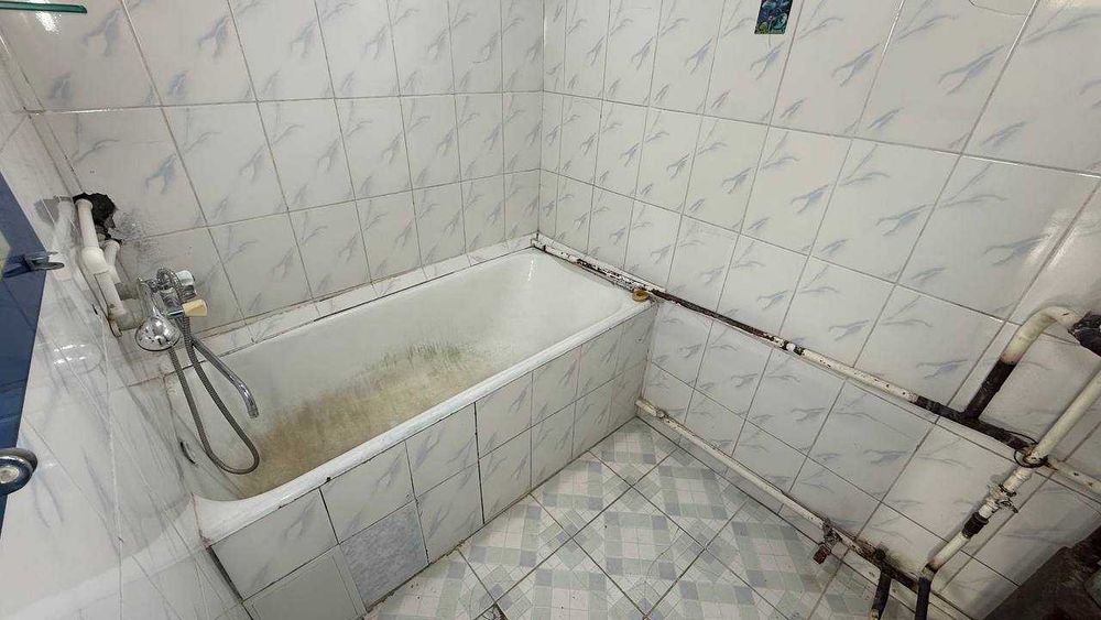 Маталка Водоканал 3 қаватда 3 хонали квартира сотилади.ID: 1571