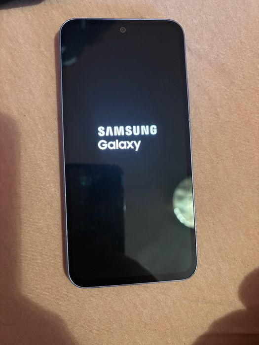 Продавам телефон Samsung A54