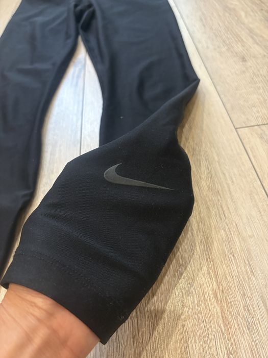 Оригинален клин Nike с висока талия