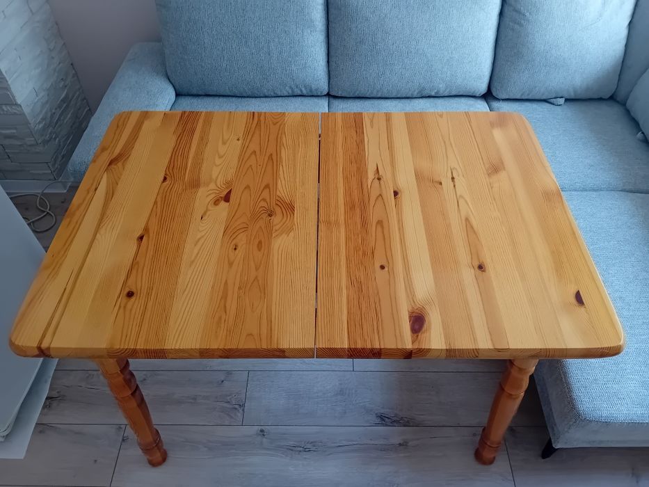 Дървена разтегателна трапезна маса