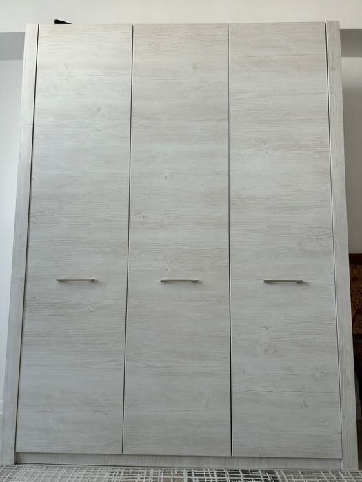 Кровать,матрас и шкаф