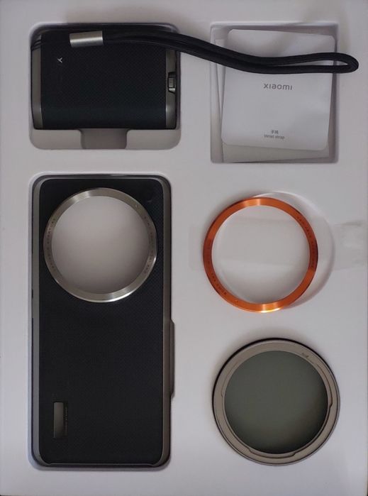 Xiaomi 14 ultra 512+18 GB ca nou, garanție, photography kit încărcător