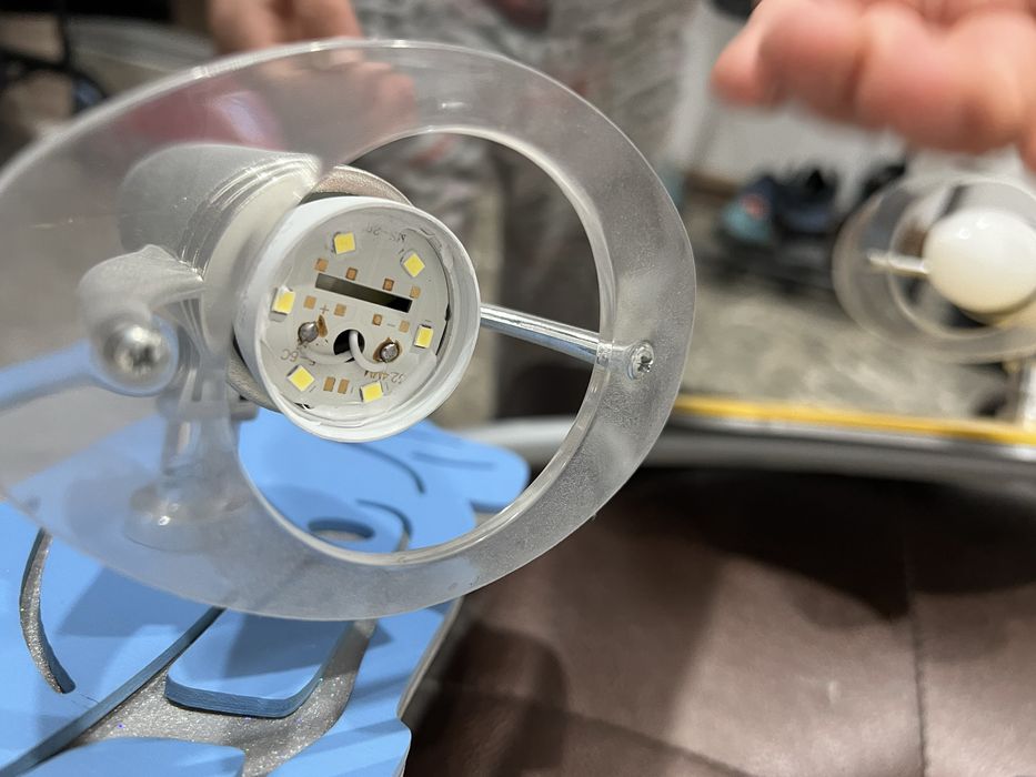 Продам люстру б/у