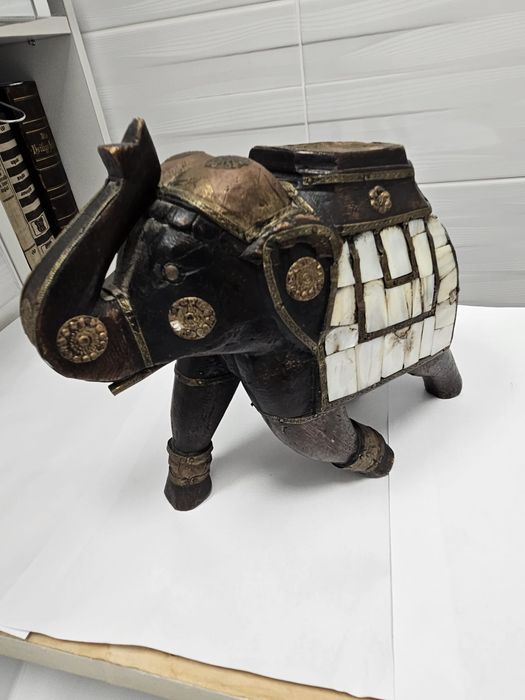 Elefant lemn , os și bronz