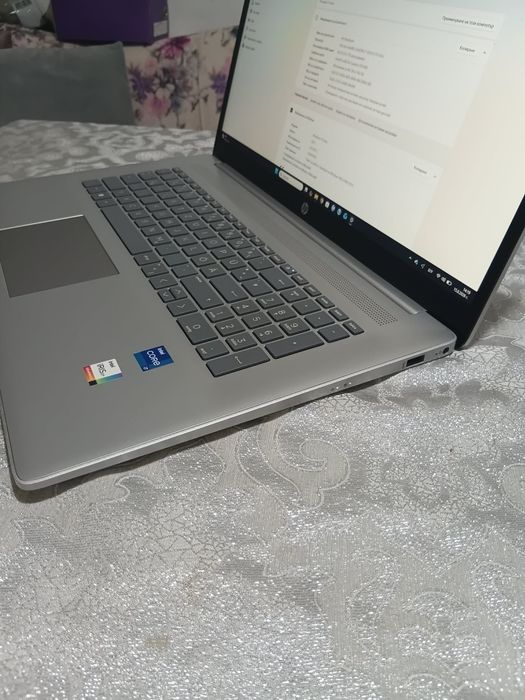 Лаптоп HP 17-cn Intel Notebook
