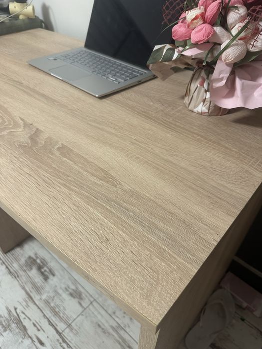 Бюро - тоалеетка.