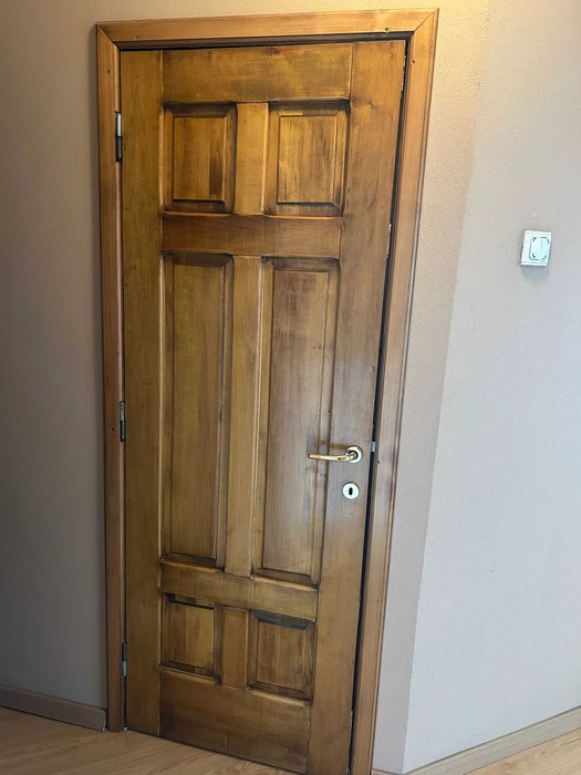 Usi de interior din lemn de tei si sticla ornament