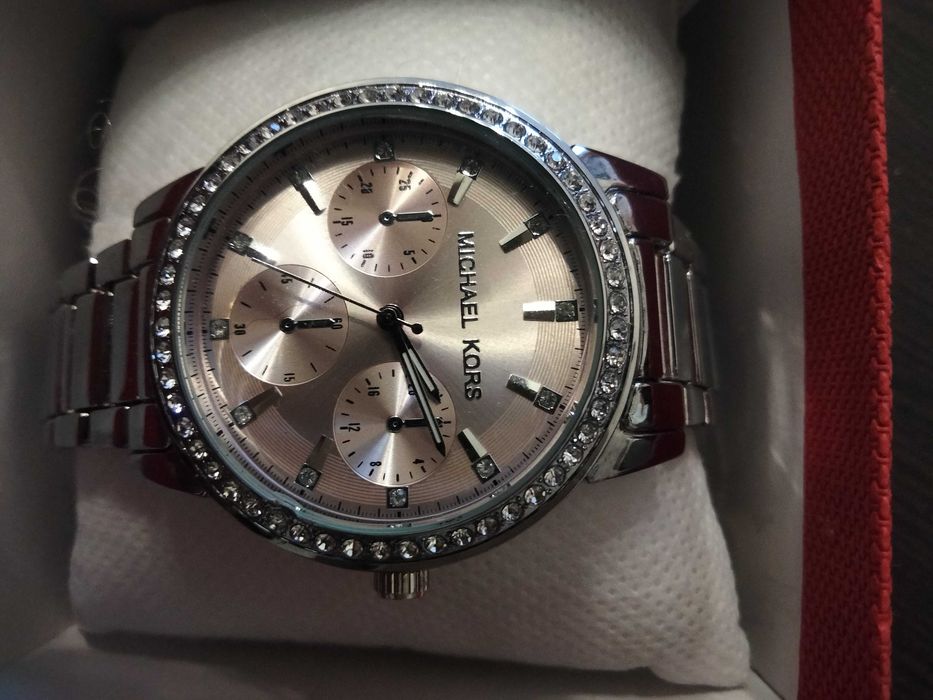 Продам часы наручные Michael Kors