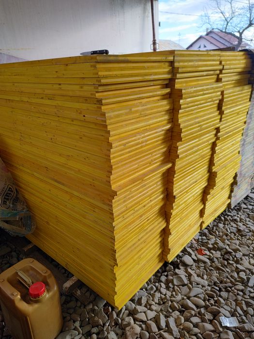 Schelă metalica de închiriat