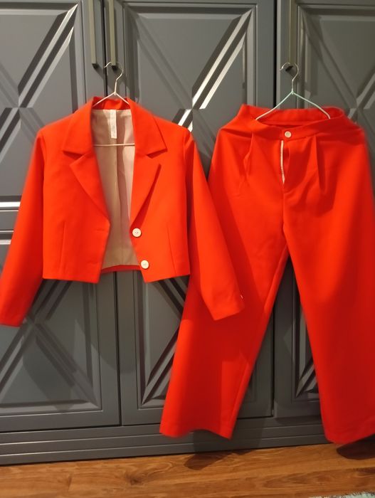 Костюм сатылады 4шт.