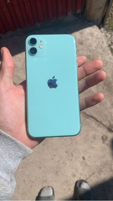 Айфон 11.