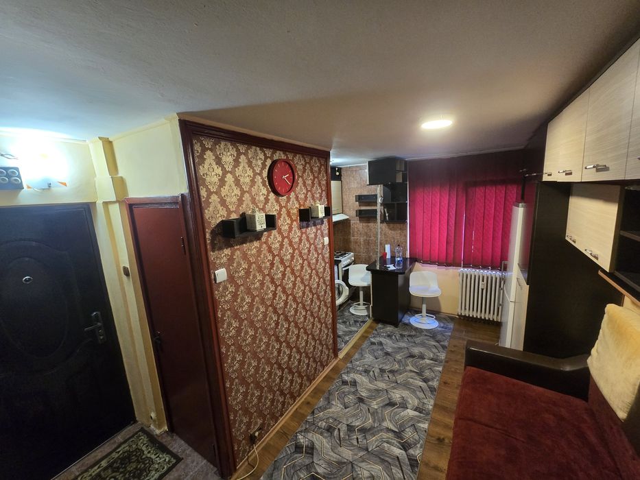 Garsoniera de inchiriat B dul Primaverii