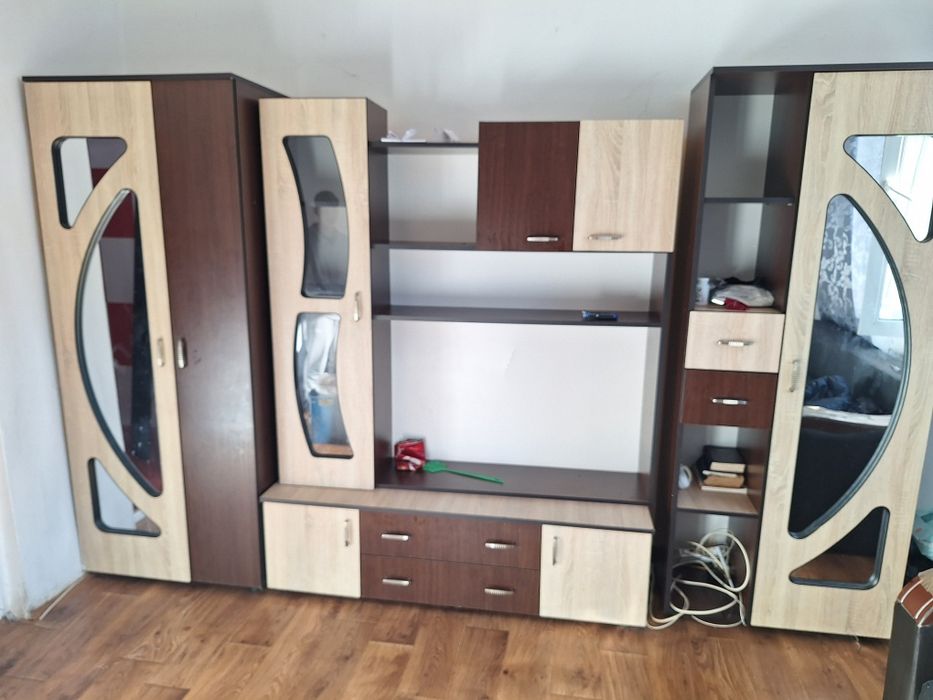 Vand mobila. Sufragerie