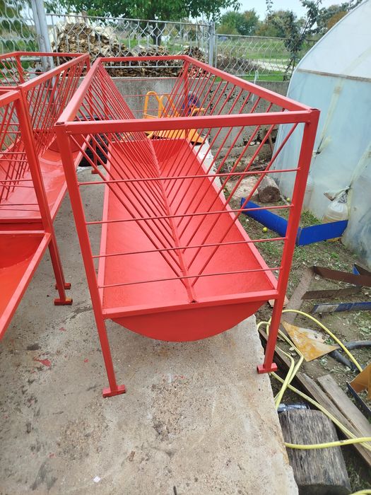 Хранилки за животни