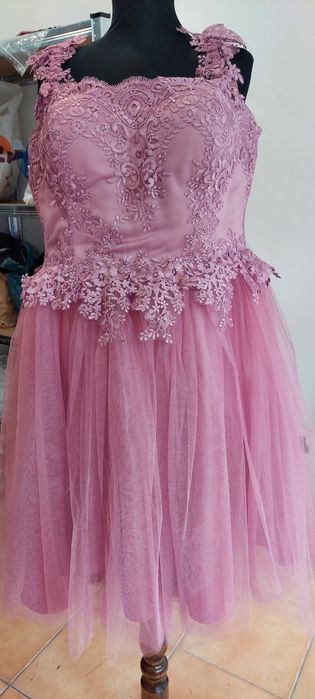 Продавам официална дамска рокля