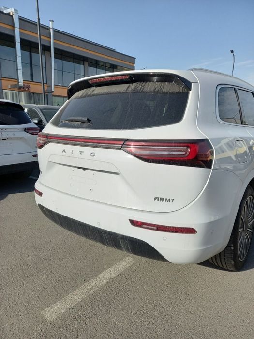 Huawei Aito M7 prabegli