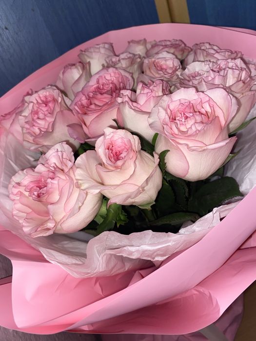 Букет б/у (подаренный час назад) 15 штук роз