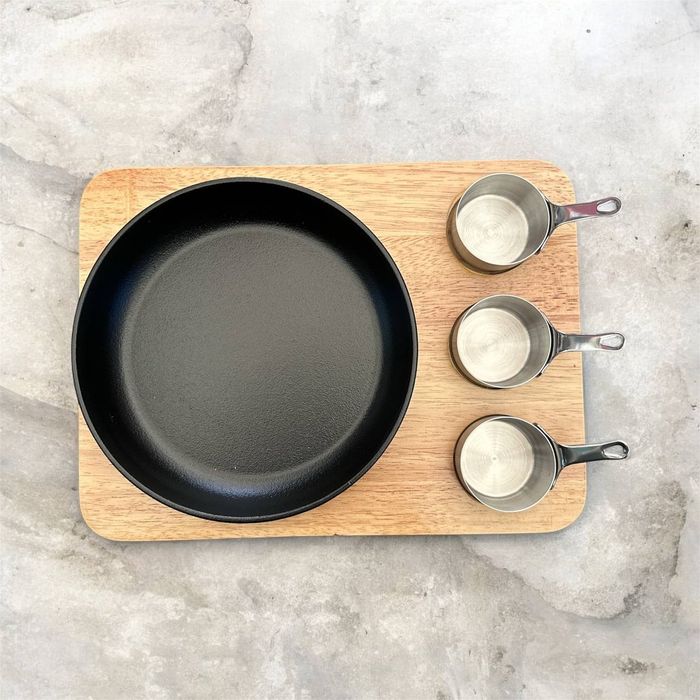 Посуда из чугунная