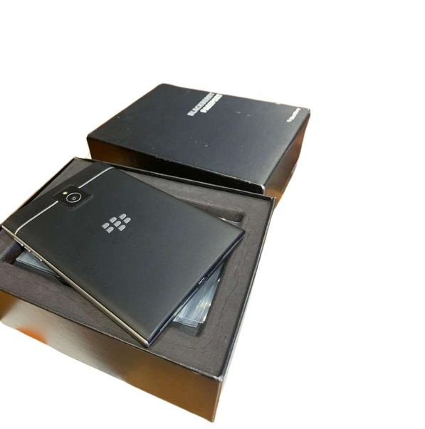 Ретро Blackberry passport