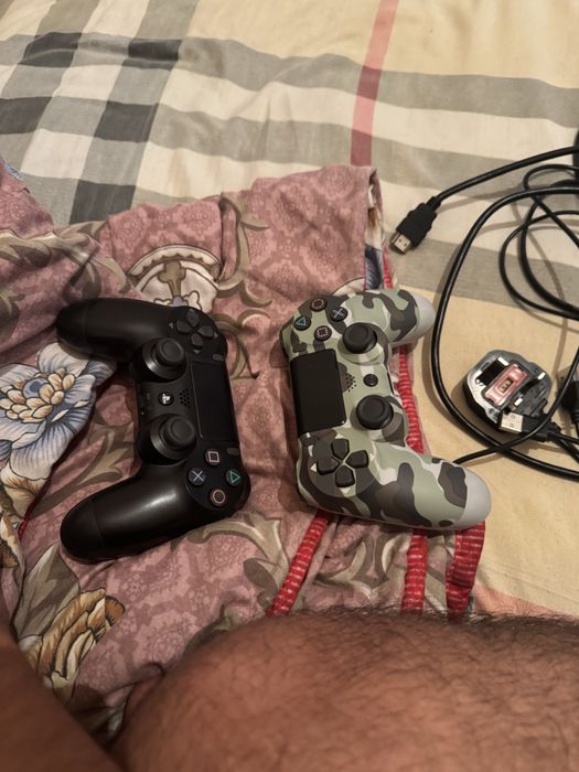 Ps 4 slim 4 диска и 2 жостика