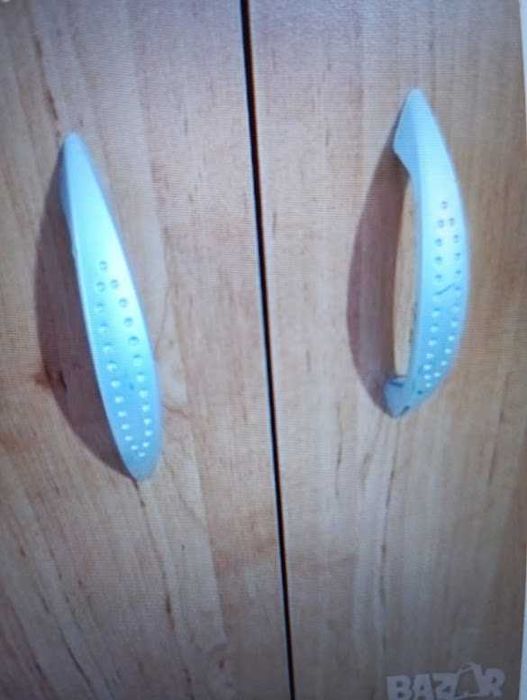 Нов трикрилен гардероб