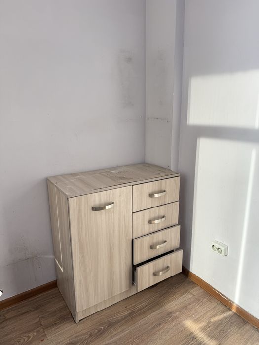 Офисная мебель и техника: столы, кресла, стулья, ТВ, СВЧ