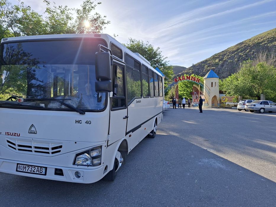 Avtobus isuzu hc40
