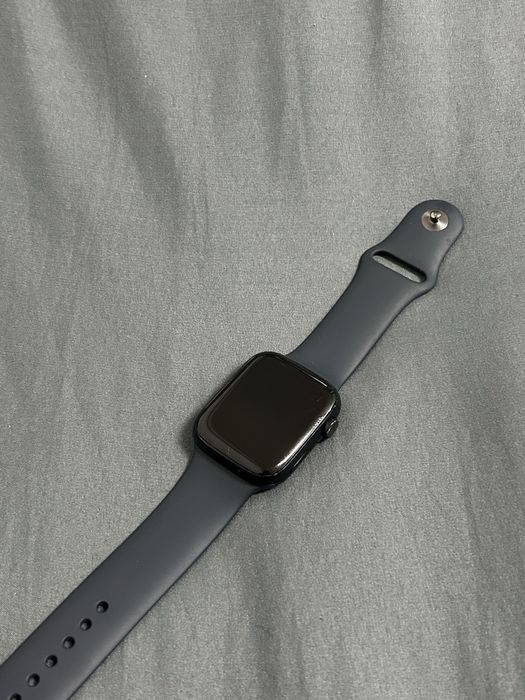 Продам Apple Watch 7 45mm Срочна!!!