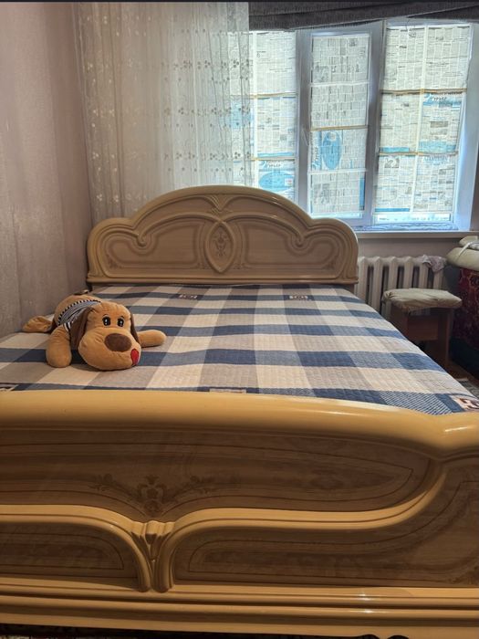 Продам Спальный Диван……………………………………………………………………………………………………………………………..