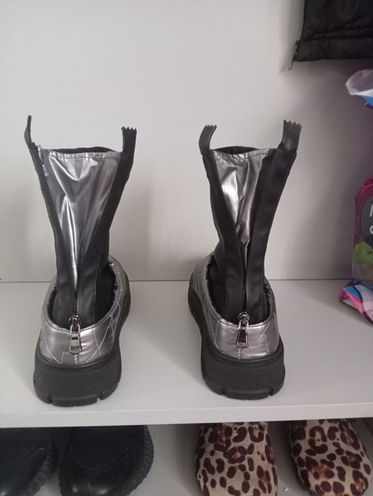 Продам дутики демисезонные