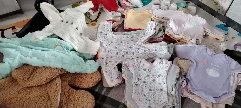 Детские вещи с 0 до 9 месяцев