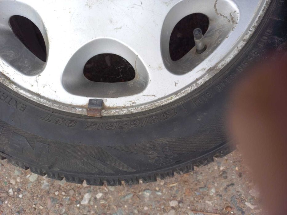 Продаю резину с дисками