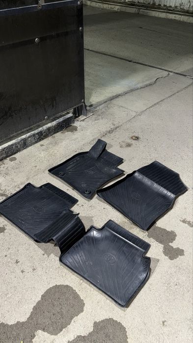 Полики бу камри 70/75 оригинал