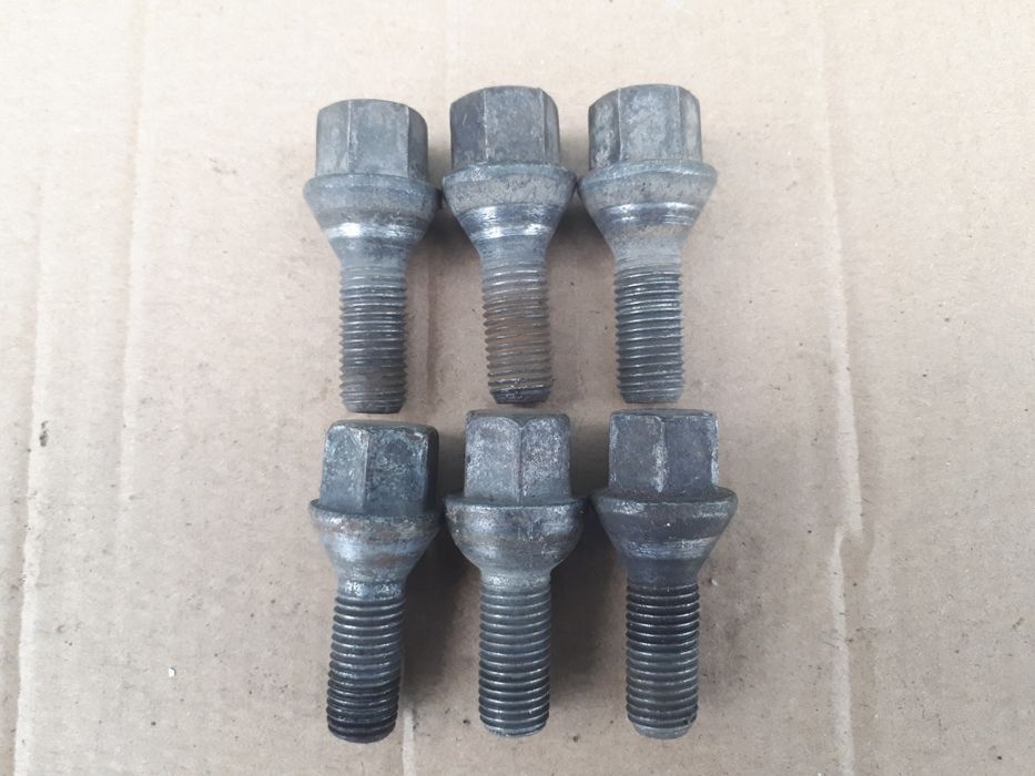 Болты оригинальные на диски.