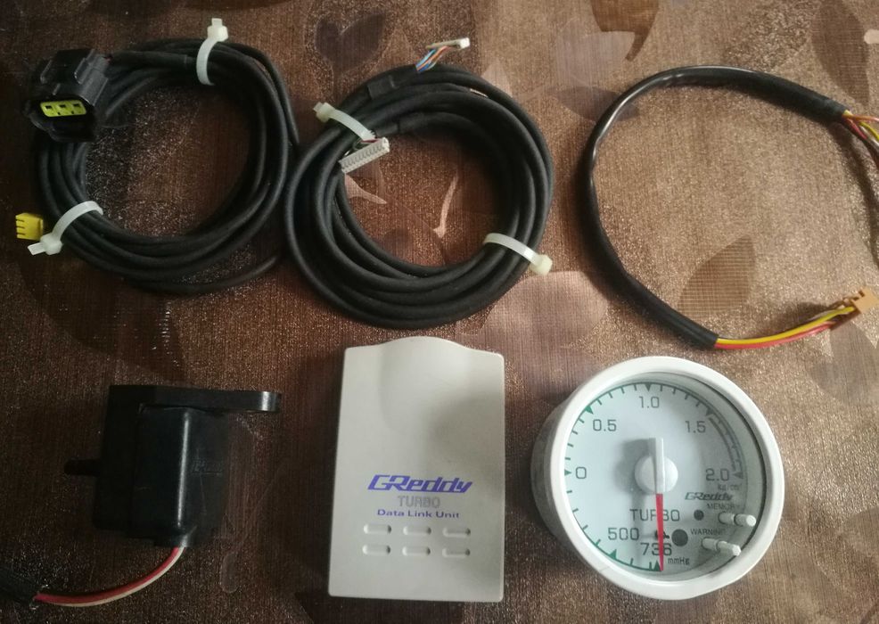 Greddy 60mm с LED светлини Уред за измерване на налягане на турбо