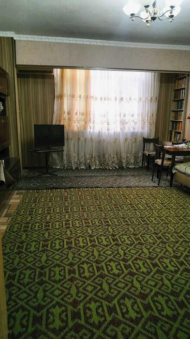 Продается своя 3-х комн. квартира в районе Ц-13 (Лабзак)